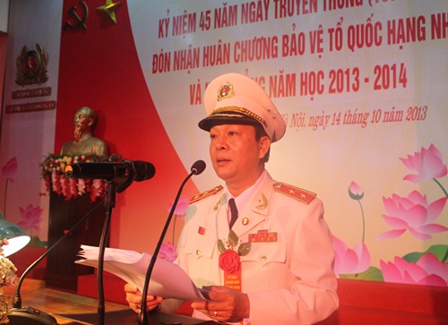 Trung tướng, GS. TS. Nguyễn Xuân Yêm, Giám đốc Học viện CSND phát biểu tại Lễ mít tinh